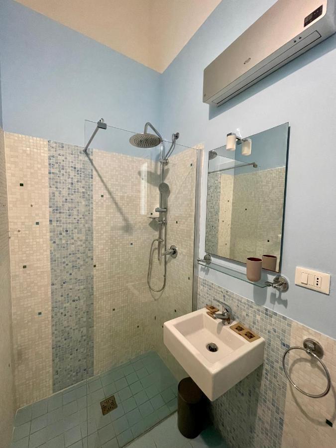 4 Balconi Rooms Paladini B&B E Appartamenti Lecce Dış mekan fotoğraf