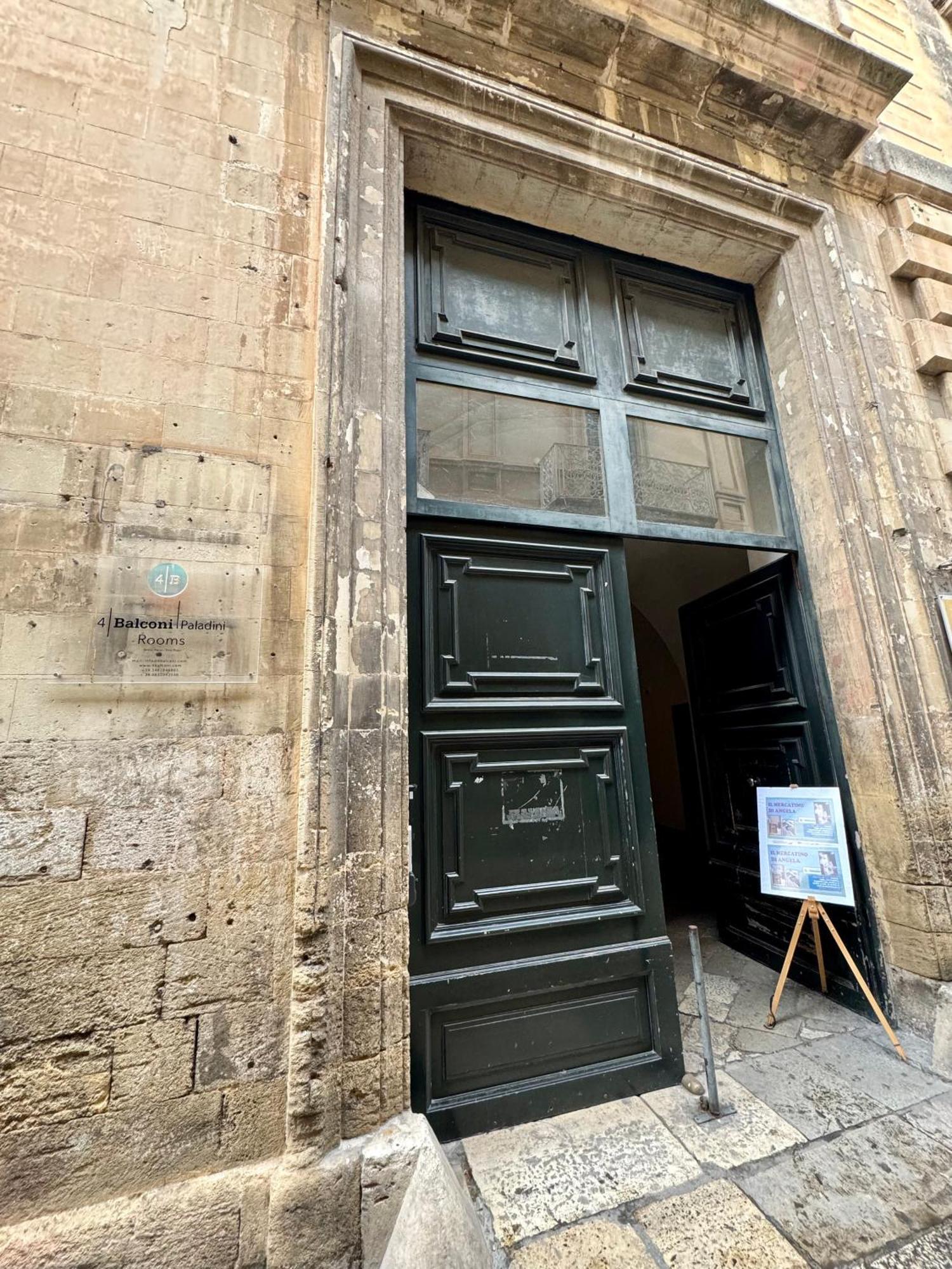 4 Balconi Rooms Paladini B&B E Appartamenti Lecce Dış mekan fotoğraf
